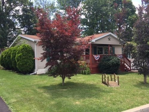 4189 Heritage Ln, Walnutport, PA 18088-9792