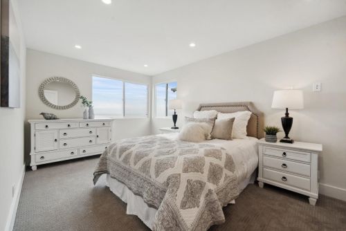 162 Beachview Ave, Pacifica CA  94044-1512 exterior