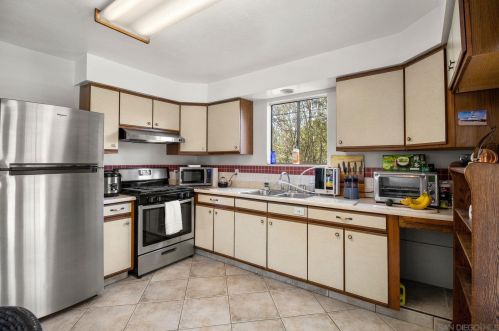 3616 10 St, Long Beach CA  90804-5050 exterior