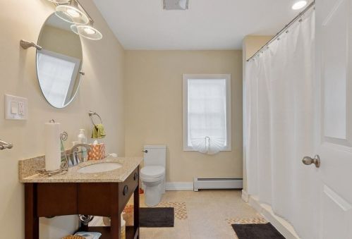 37 Main St, Petersham MA 01366-9502 exterior