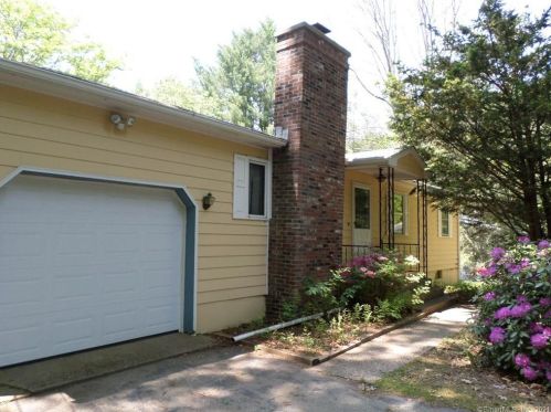 13 Ross Rd, Norwich, CT 06365-8622