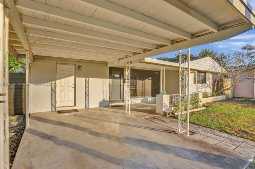 2003 37th Ave, Hollywood FL  33021-4320 exterior