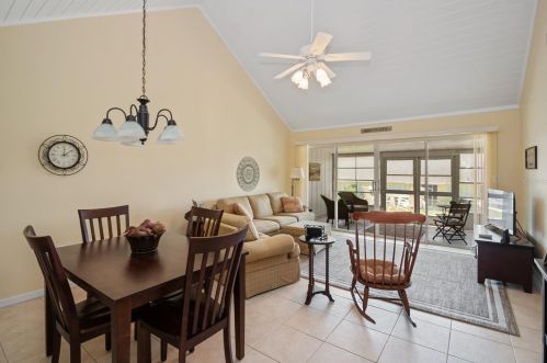 1136 Villa Ln, Apopka, FL 32712-2171