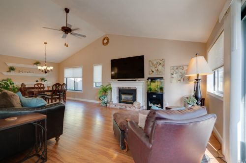 427 Myrtle Ct, Benicia CA  94510-1451 exterior