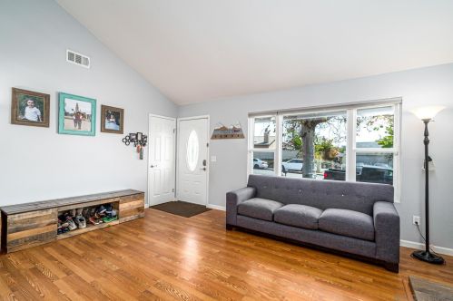 184 Latimer St, San Diego, CA 92114-5516