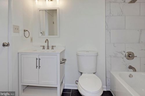 2853 Middleboro Dr, Falls Church VA  22042-4403 exterior