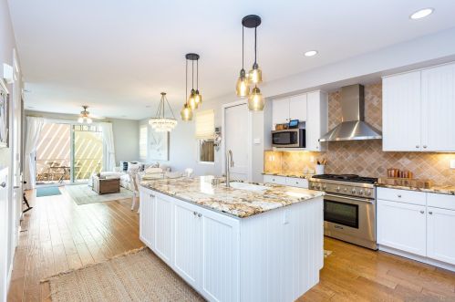 1730 Chalcedony St, San Diego, CA 92109-3201