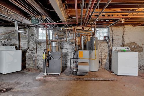 1614 Davis Ave, Pittsburgh PA  15212-1808 exterior