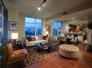 809 Olive Way, Seattle WA  98101-1880 exterior