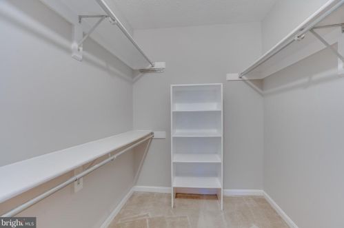 7779 Willow Pt Dr, Falls Church VA  22042-7536 exterior