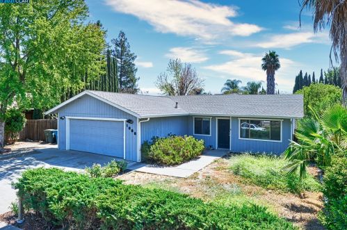 1000 Merryfield Dr, Liberty Farms, CA 95620-2179