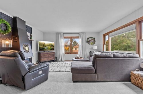 545 7th Ave, West Bend WI  53095-3915 exterior