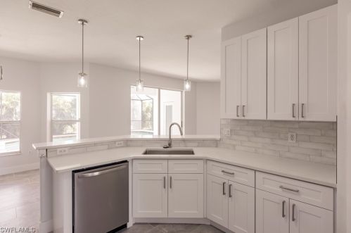 1823 6th Ave, Cape Coral FL  33909-9216 exterior