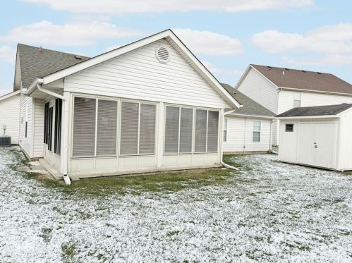 127 Un Rdg Dr, Englewood OH 45322-8773 exterior