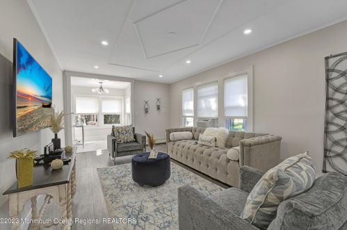 226 Davis Ave, Lacey NJ  08731-3519 exterior