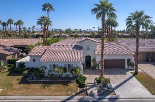 56430 Muirfield Vlg, La Quinta CA  92253-7648 exterior