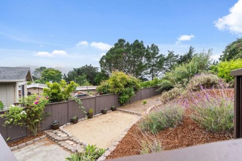 1128 Manzanita Dr, Pacifica CA  94044-4347 exterior