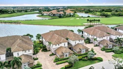 8751 Coastline Ct, Naples, FL 34120-4456