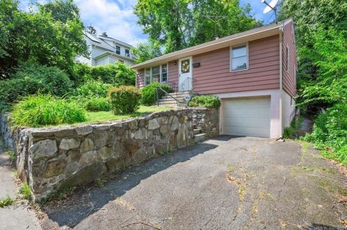 71 Plymouth Rd, Stamford, CT 06906-1614