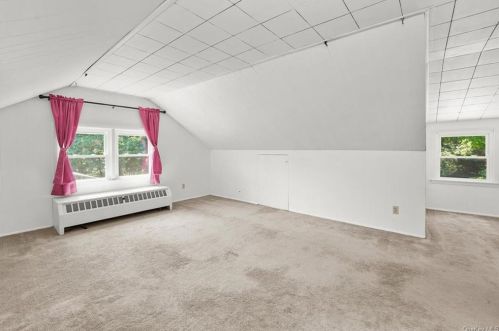 17 Widmer Rd, New Hamburg NY  12590-3019 exterior