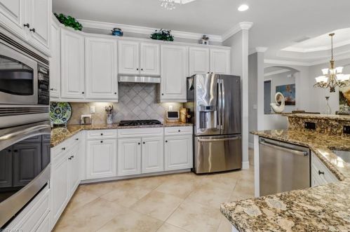 2982 Aviamar Cir, Naples FL  34114-9564 exterior