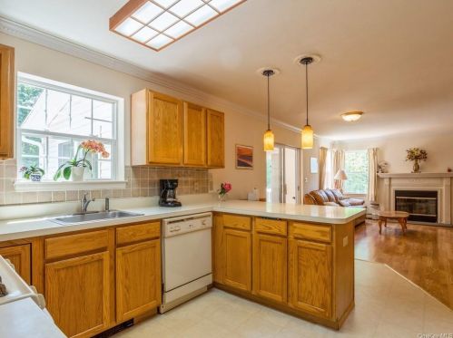 21 Sycamore Way, Poughkeepsie NY  12603-5684 exterior