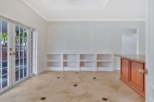 7090 5th Ave, Hialeah FL  33014-4952 exterior