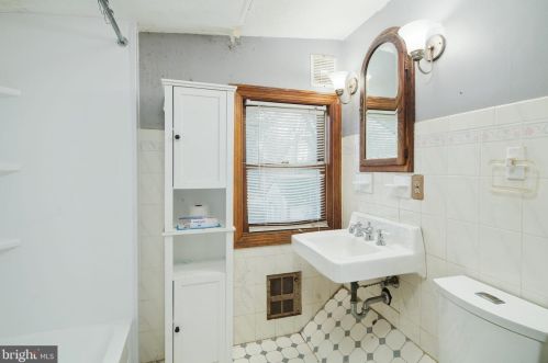 728 Woodlynne Ave, Camden NJ  08107-2309 exterior