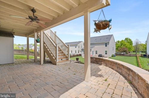 32 Black Forest Ln, Lovettsville VA  20180-8506 exterior