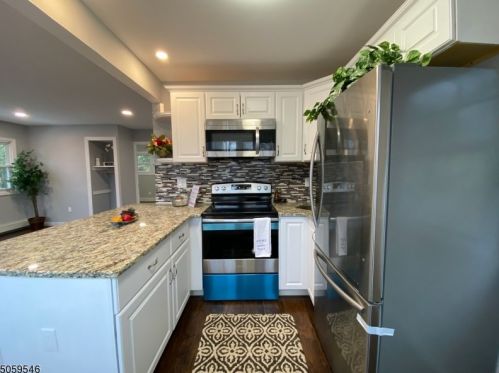 27 Skidmore Trl, Hopatcong NJ  07843-1778 exterior