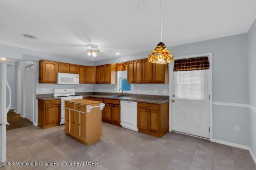 490 Piel Ave, Bricktown, NJ 08723-5344