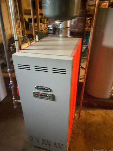 1 Hotchkiss St, Kensington CT  06037-2167 exterior