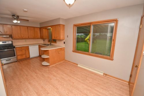 1511 Sandy Ln, Watertown WI  53098-1610 exterior