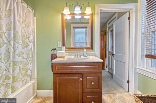 137 East St, Spring Grove PA  17362-1215 exterior