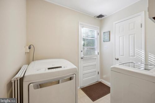 609 Crestwyck Dr, Norristown PA 19406-1574 exterior