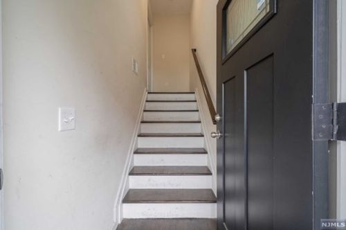 69 13 St, Newark NJ 07107-1108 exterior