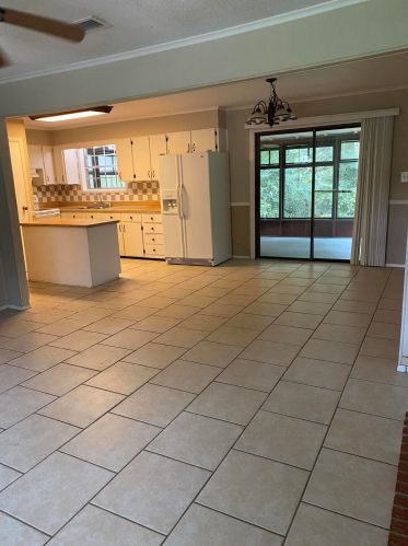 374 Pinewood Dr, Defuniak Springs FL  32433-4541 exterior