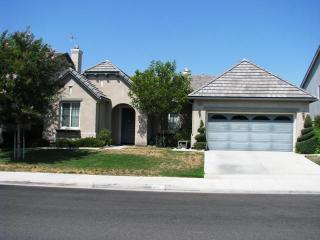 30654 Lily Pond Ln, Murrieta, CA 92563-2598