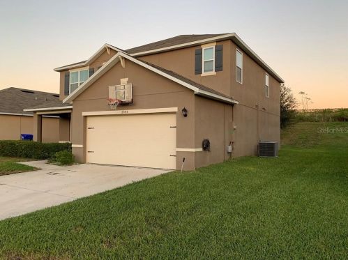2505 Valhalla Dr, Tavares, FL 32778-8559