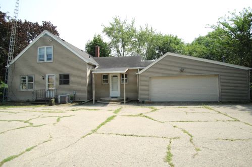 903 Main St, Lake Mills, WI 53551-1812