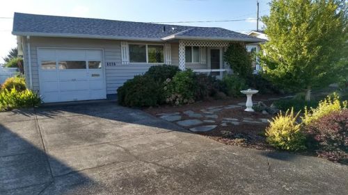 1487 Walton Way, Woodburn, OR 97071-2622