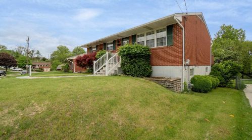 208 Heather Hill Dr, Newport, KY 41071-3011