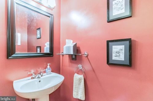 23 Westhampton Way, Lansdale PA 19446-7315 exterior