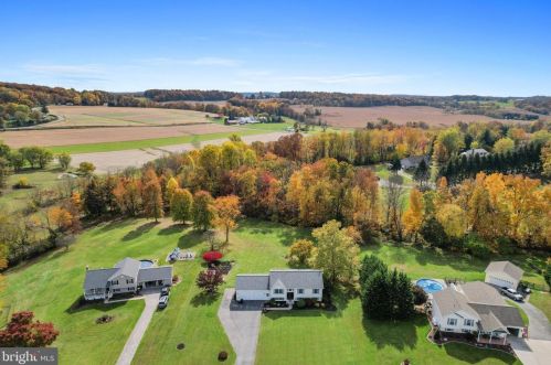 6116 Gardner Rd, Spring Grove PA  17362-9158 exterior