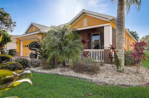 2112 Worthington Greens Dr, Ruskin, FL 33573-8043