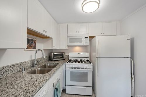 1381 Walnut St, Anaheim, CA 92802-2211