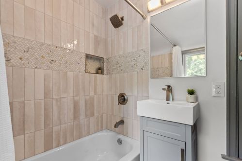 410 Maytide St, Pittsburgh PA  15227-1848 exterior