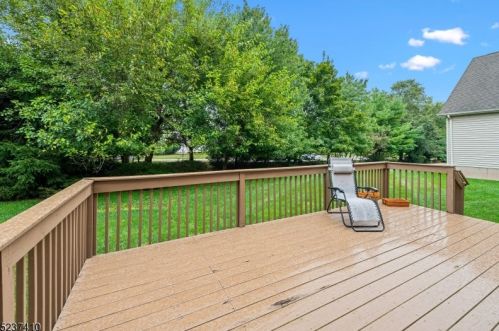 17 Shippen Ct, Flemington NJ  08822-6835 exterior