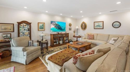 3433 Royal Rd, Vista CA  92084-6616 exterior