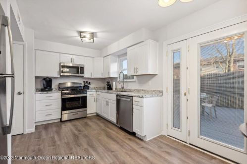 60 Greenwood Loop Rd, Bricktown NJ  08724-1254 exterior